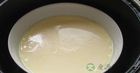 牛奶炖蛋什么时候放调料 牛奶炖蛋什么时候放调料