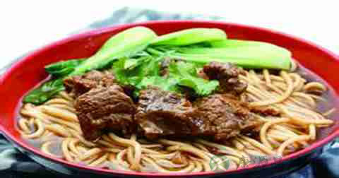 红烧牛肉面什么时候放调料 红烧牛肉面什么时候放调料