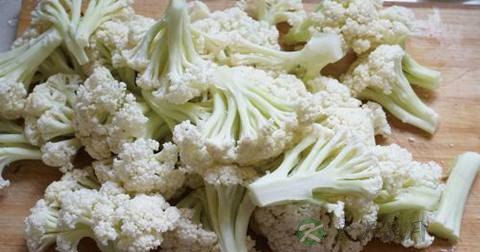 炒菜花用焯水吗