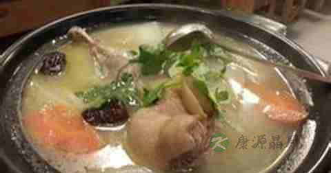 酸萝卜老鸭汤什么时候放调料 酸萝卜老鸭汤什么时候放调料