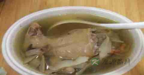 清炖鸽子汤的营养价值 清炖鸽子汤的营养价值