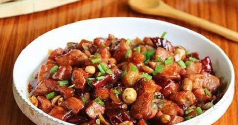 麻辣肉丁什么时候放调料 麻辣肉丁什么时候放调料