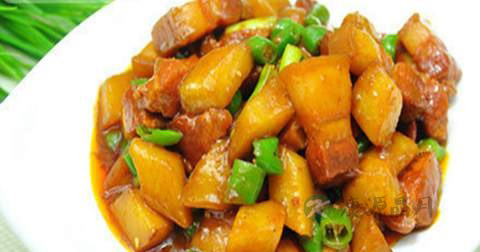 做土豆烧肉放什么调料