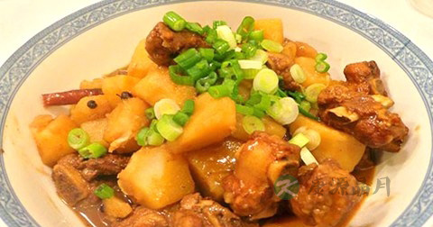 土豆炖排骨怎么做最有营养 土豆炖排骨怎么做最有营养