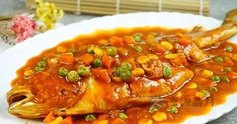 炖鱼配什么青菜好 炖鱼配什么青菜好