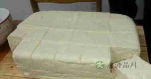 盐卤豆腐什么时候放调料 盐卤豆腐什么时候放调料