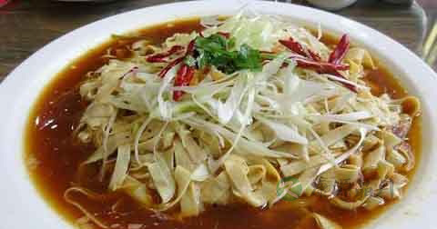 做葱油豆腐皮放什么调料 做葱油豆腐皮放什么调料