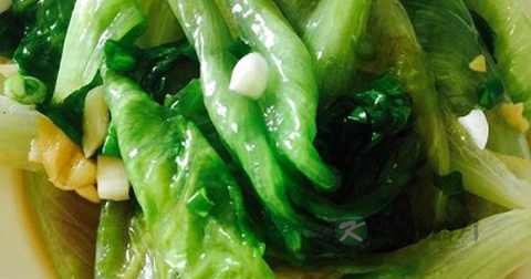 蒜泥炒生菜放酱油吗 蒜泥炒生菜放酱油吗