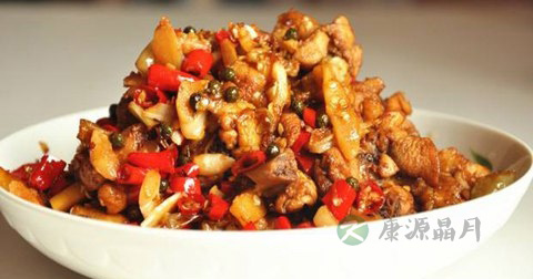 花椒鸡丁什么时候放调料 花椒鸡丁什么时候放调料