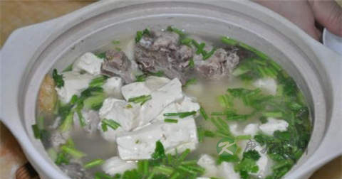 黄豆芽排骨豆腐汤的营养价值 黄豆芽排骨豆腐汤的营养价值