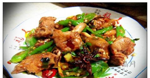 做青椒炒鸭肉放什么调料 做青椒炒鸭肉放什么调料