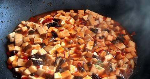 鸡腿菇炒豆腐的营养价值 鸡腿菇炒豆腐的营养价值