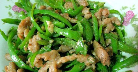 青椒炒肉丝用什么油 青椒炒肉丝用什么油